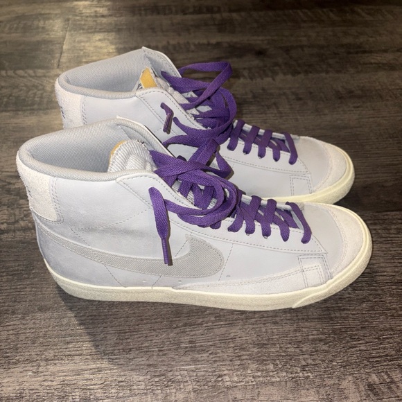 Nike Gray and Blue Sneakers High-Top Classic Design - Picture 1 of 5